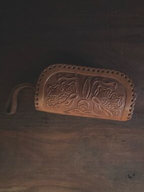 Vintage Disneyland Hand Tooled Leather Coin Purse Floral Zip Pouch